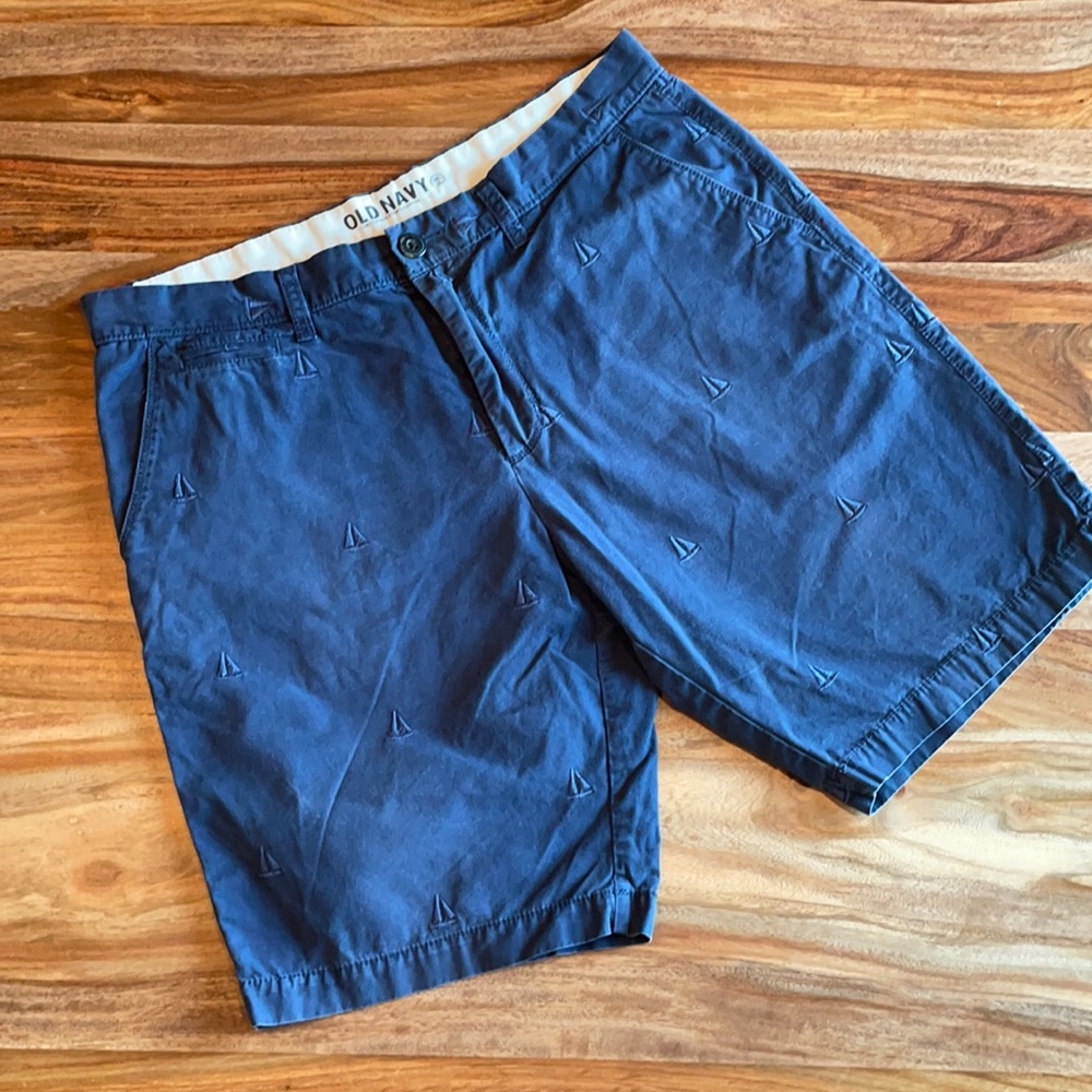 Men’s Old Navy, Navy Blue Boat Shorts size 34